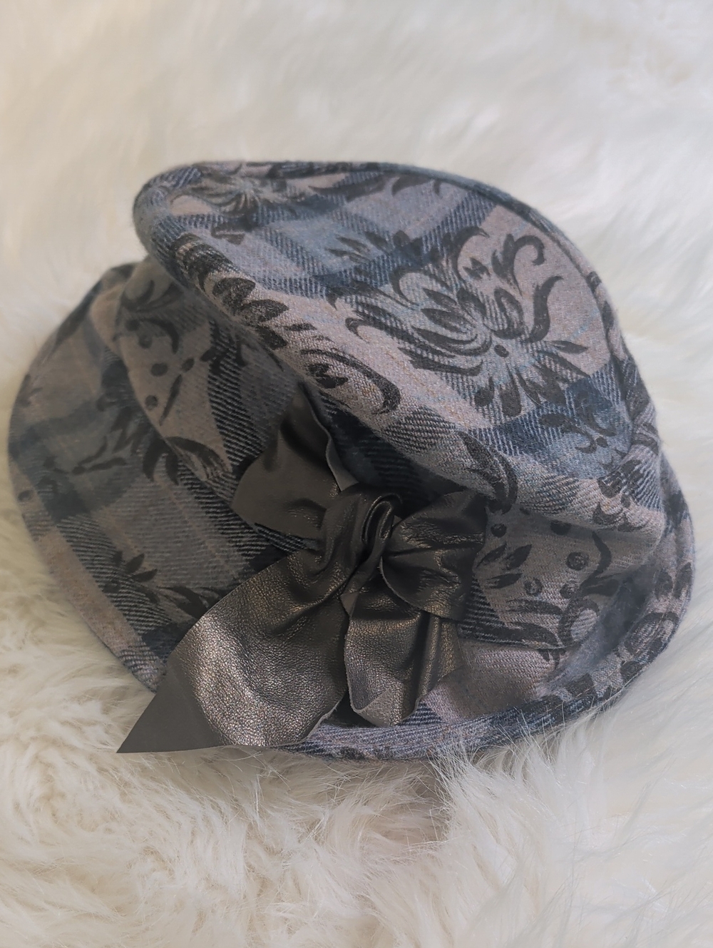 Christian A. Moore Stylish Floral Patterned Women’s Cloche Hat in Gray